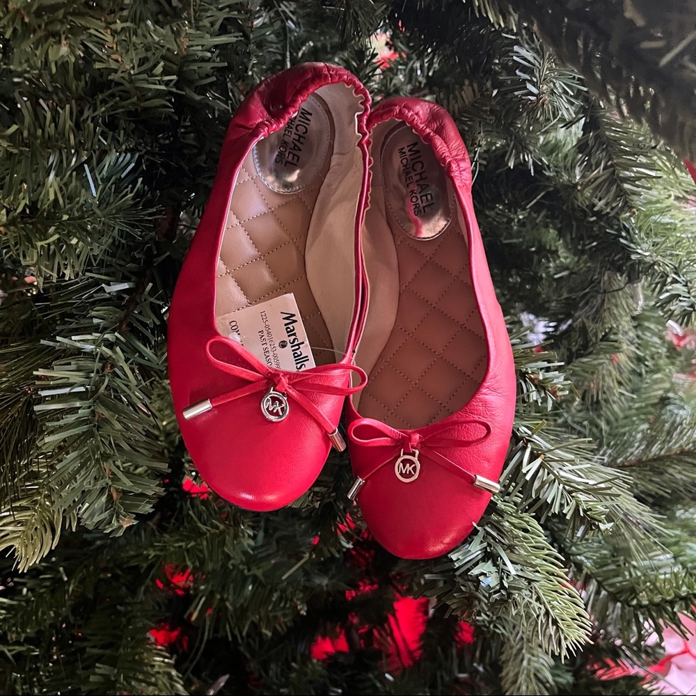MICHAEL KORS NWT Bright Red Leather Bow Ballet Flats with Silver Logo